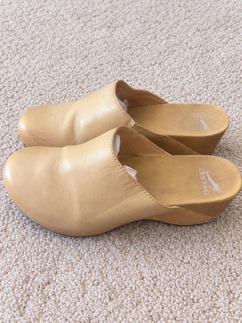 Dansko Tan Leather Wedge Clogs Women’s Size 38 Slip On Mules Comfort Shoes